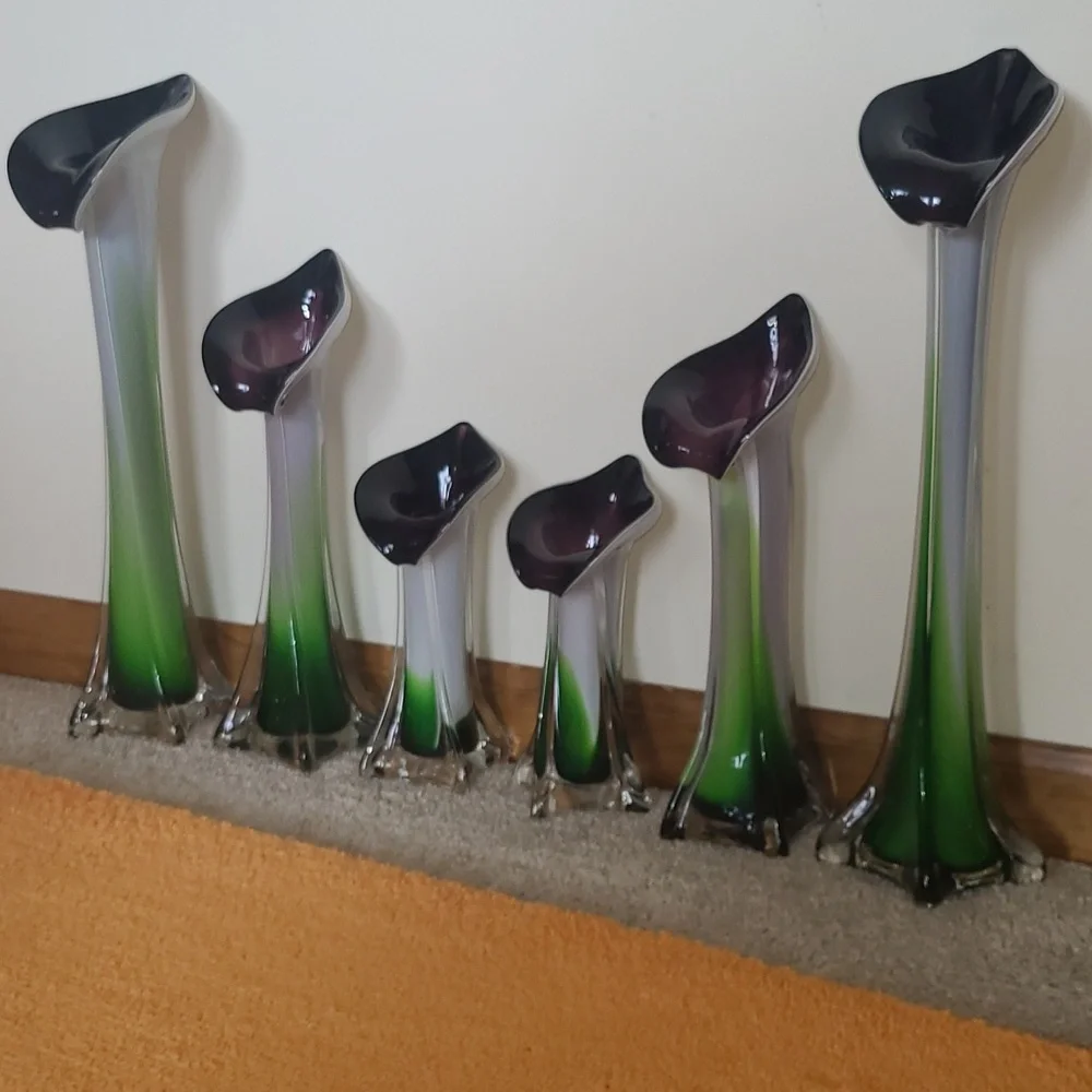 Jack In The Pulpit Elegant Green and Black Glass Vases Set